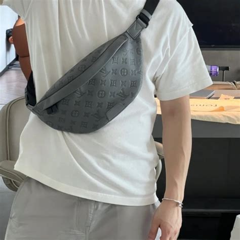 lv bumbag men